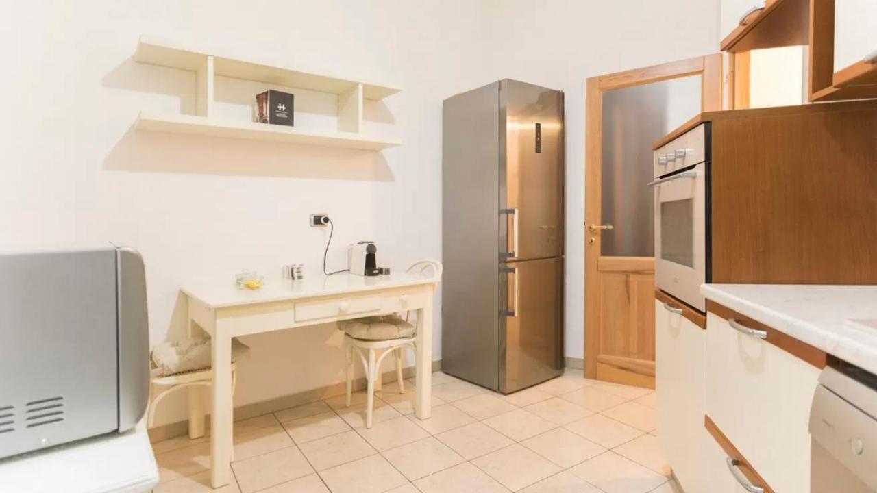 Italianway - Galleria Unione Apartment Milan Bagian luar foto
